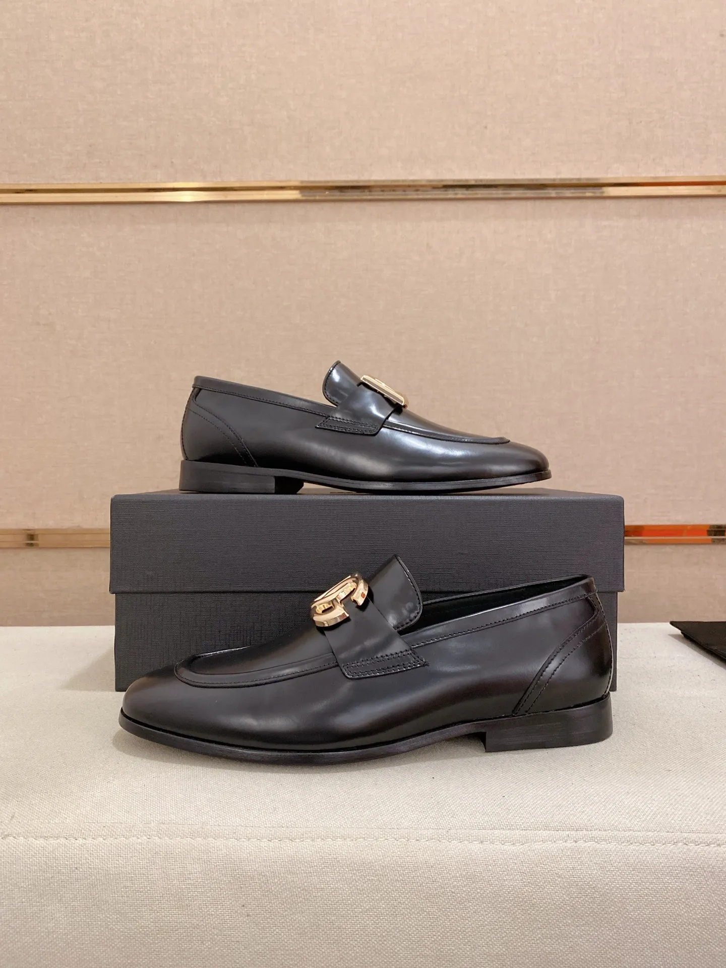 Men's clothing and shoes💰 700💰🌲DG top-notch🔍🔍men’s new leather shoes🚹sold at the same time at counters⚠The uppers are imported cowhide from Italy, the entire imported cowhide lining, imported accessories💪💪, completely 1⃣️ to 1⃣️ replica 🇮🇹💪💪, ⚠Sole: The original sole is specially provided by the original factory, the exclusive movable molded sole is super comfortable, ⚠The original factory follows the order, 🔍🔍high quality, you can enter and leave the counter at will, welcome to compare ⚠Size: 38-45